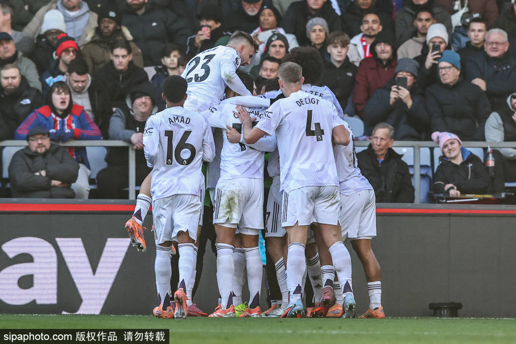 齐达内潇洒助攻帕耶得分