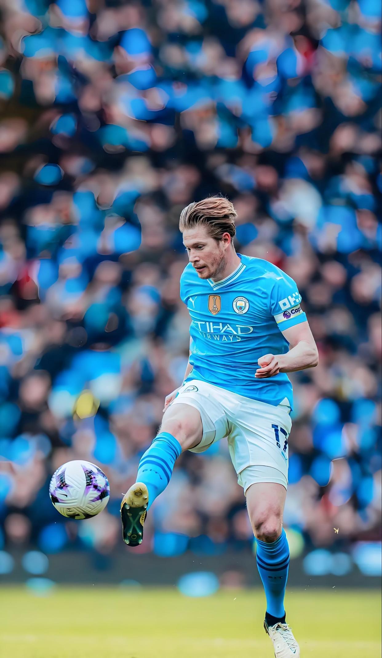 刘璇陪5岁女儿练体操，手持长棍严厉还疲惫，住300平豪宅又大又乱