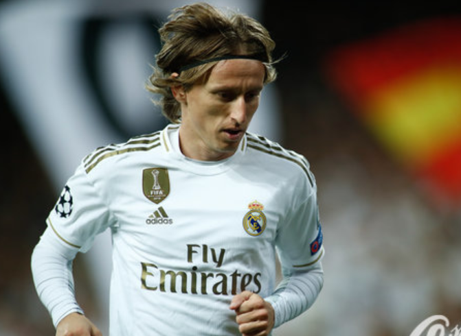 安帅给埃斯特旺批假以考取驾照，并宣布了他通过考试的消息